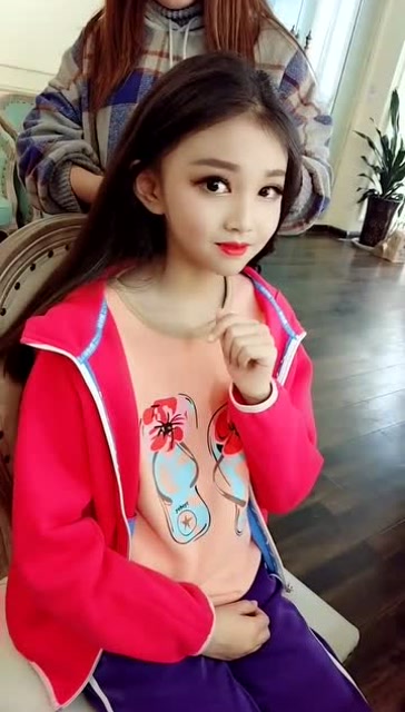 马上就要比赛了,童模宋小睿特意来做发型,是怕输吗