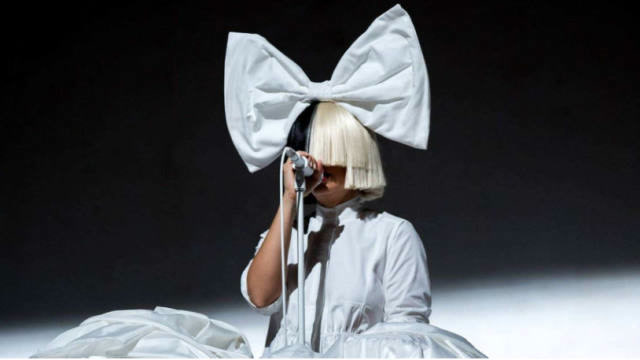 sia火爆全球的节奏金曲《moveyourbody》,极致画质酷炫混剪