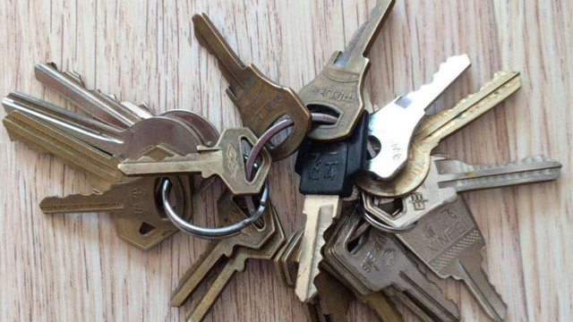 废旧的钥匙妙用多,留在家中解决了很多难题,扔掉就太可惜了!
