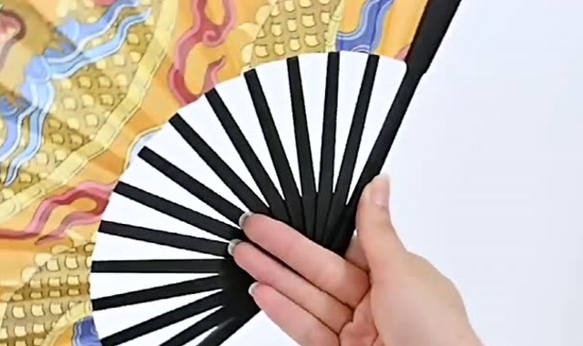 都想学巩皇转扇是不是?来教程拿去,好好练习!