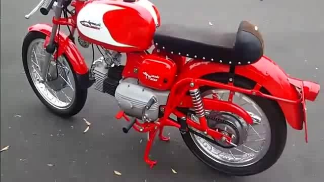 60年代的哈雷戴维森摩托车,这造型看着好迷你!