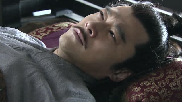 新旧两版三国周瑜之死死前感慨既生瑜何生亮哪一个更令人动容