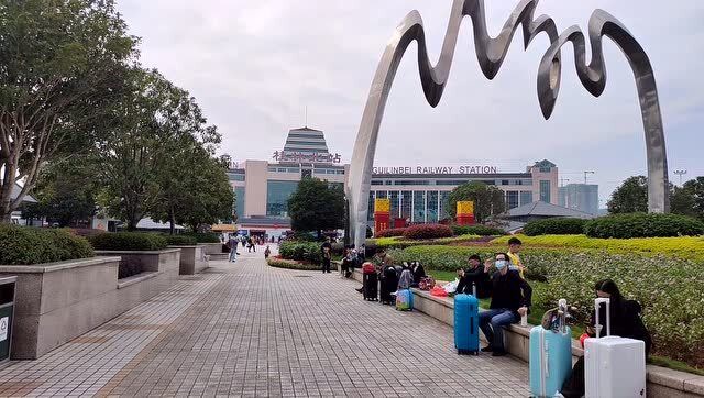 旅游路过桂林北站,闲逛桂林北站周边环境,桂林酒店真的很多啊