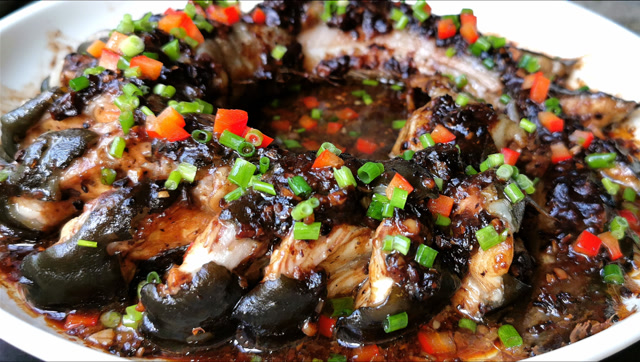 广东"豉汁蒸盘龙鳝"来啦!豉香浓郁,鲜嫩爽滑,果然名不虚传