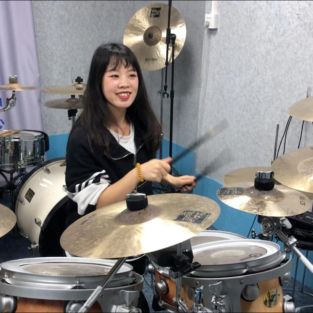 豆豆架子鼓演奏歌曲《海阔天空》,是不是好多朋友喜欢这首歌?