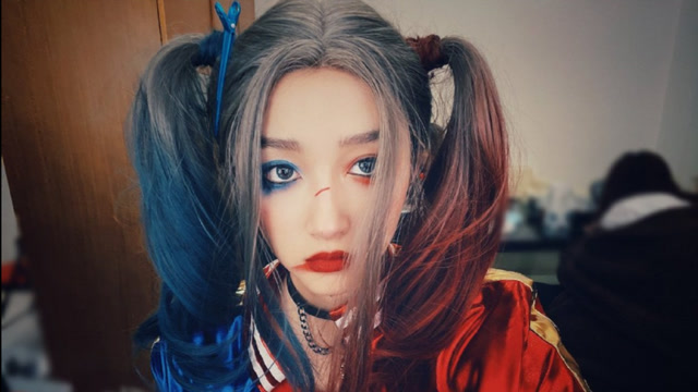 关晓彤小丑女造型又酷又帅 cos赫敏乖巧可爱