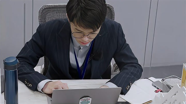 董明珠看人太狠,老员工都头疼的任务,梁坚洛最后一刻咬牙完成!