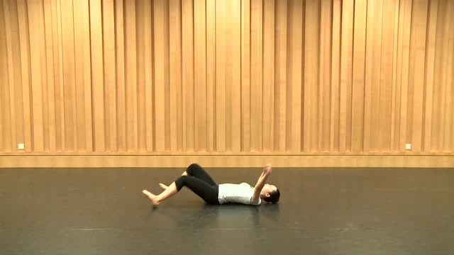 52快乐起床歌地面大踢腿练习奕川文化