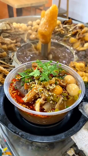 网红小吃喷泉牛杂汤,真香啊!