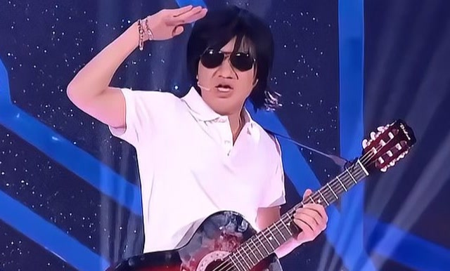王祖蓝模仿谢霆锋,唱《因为矮所以爱》,太好笑了丨王牌对王牌