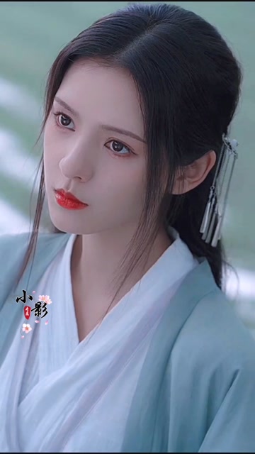 配上一个好的妆容,张予曦的古装其实还是很好看的