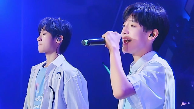 张泽禹张峻豪meyou舞台好可爱啊清爽清新的夏日感