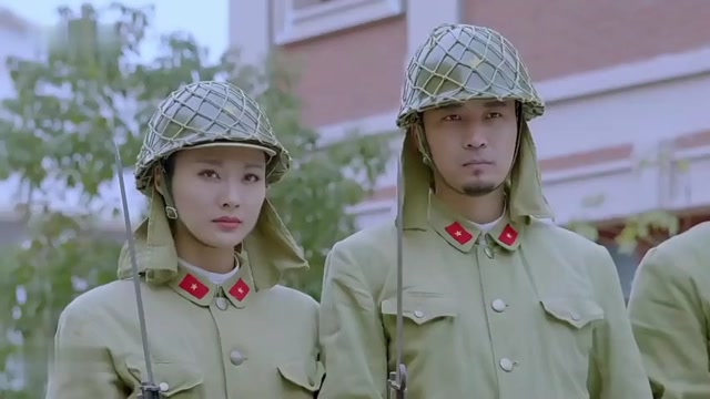 刀尖舞者:女高手装晕拦截鬼子,大佐果然中计,被一刀刺死!