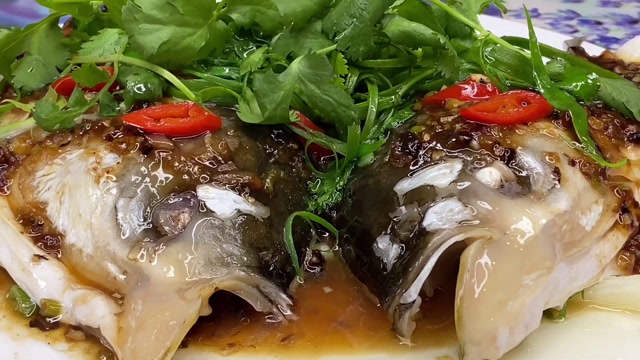 大厨教你:豉汁蒸鱼头的家常做法,豉汁味浓郁,先收藏了