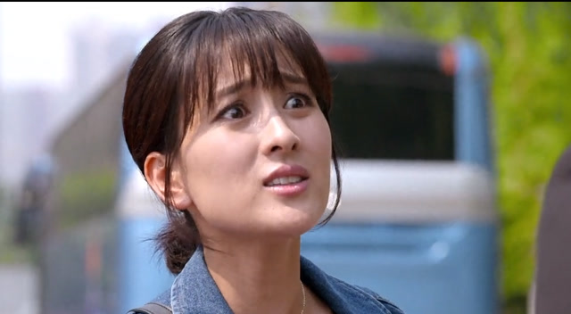 《结婚前规则》第1集02:江楚儿手拿砖块拦下渣男的车,渣男要和她分手