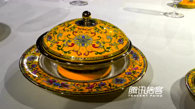 【拍客】apec国宴餐具亮相沈阳 一套卖九万八
