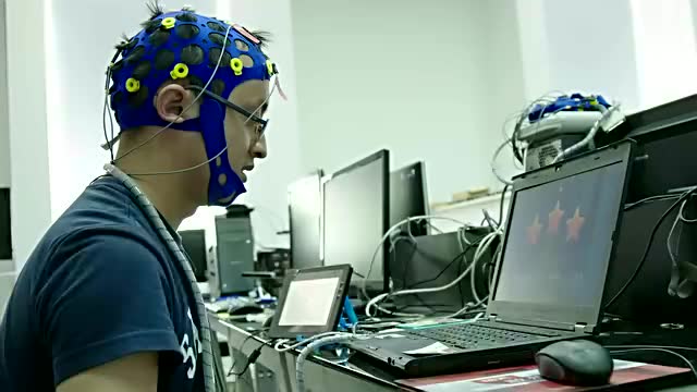 脑控机器人崛起:用意念能够控制机器