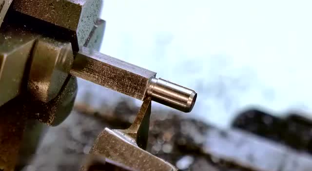 如何钻出四方孔,看牛人自制方孔金属拉刀