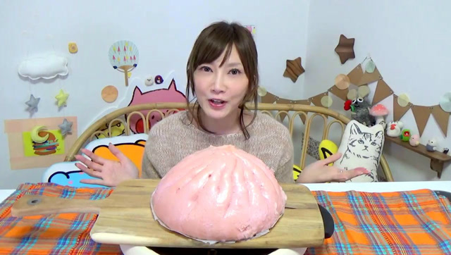 日本大胃王木下佑香今天吃超大的肉包子