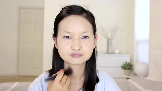 素颜丑又是大扁脸,经过化妆后,秒变时尚美女