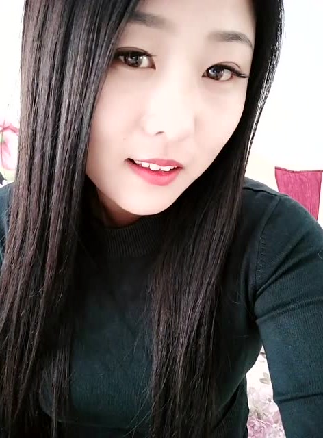 这美女看着好眼熟啊,你们认识吗