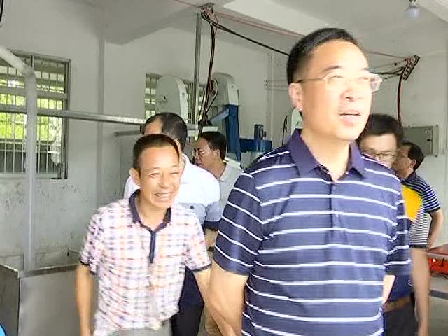 孙光辉莅潮调研新农村建设情况