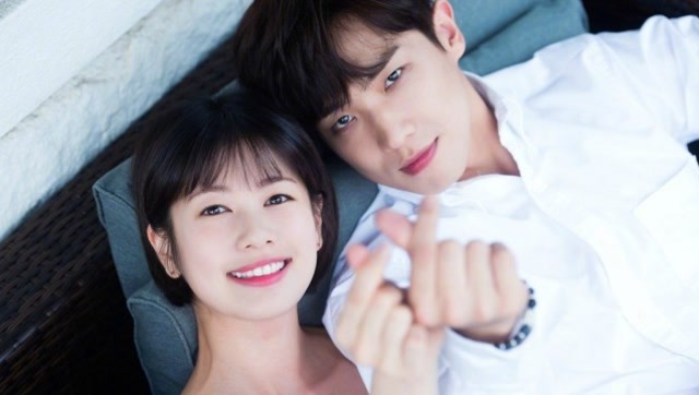 李准假期专车接送女友郑素敏 又是摸头杀又是戴围巾简直太甜蜜啦