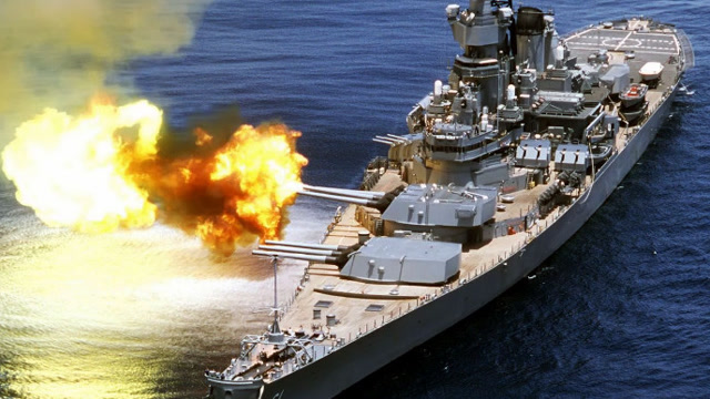 密苏里号vs大和号战舰 一个光荣退役 一个刚出海就沉了