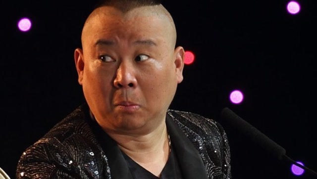 反赌天王马洪刚真神了,压着手照样出老千,牌一翻郭德纲一脸惊讶