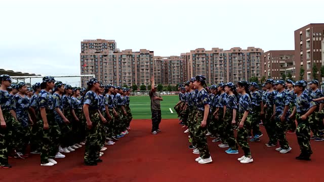 安徽省寿县第三中学新生军事拓展训练