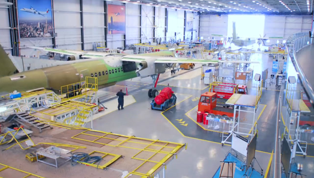 飞机是如何组装的?走进加拿大庞巴迪飞机总装车间