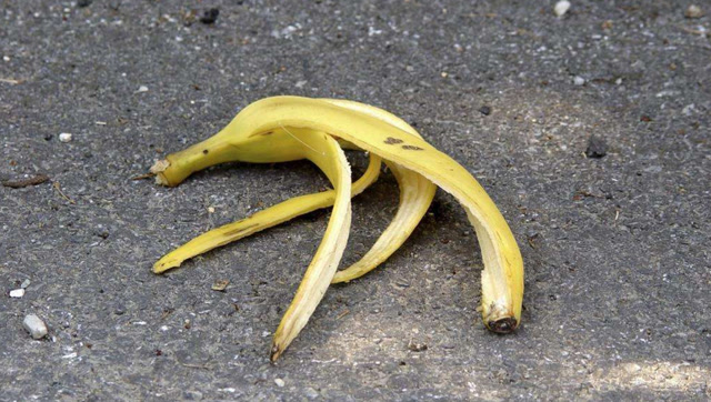 没想到香蕉皮还能这么用,扔进垃圾桶简直浪费,胜过无数化妆品