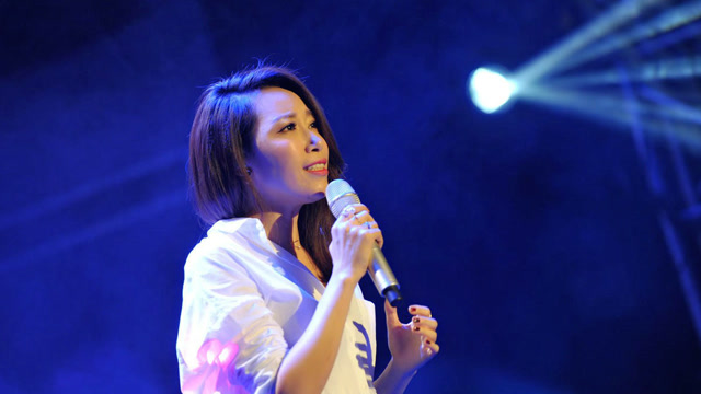 金池翻唱粤语歌曲《月半小夜曲》每个音符都打动人心!