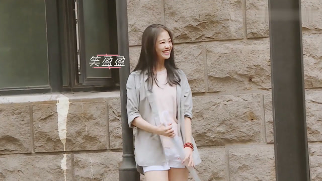 心动的信号 奥斯卡李君婕同游校园,两人拍照互动超有爱!