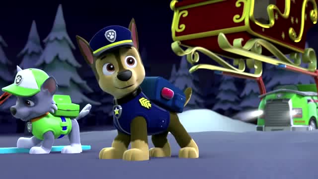 汪汪队:阿奇和毛毛拿到了圣诞老人的礼物