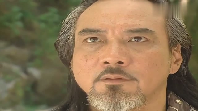 尹仲用法术打开水幕结界,没想到激发了500年前的旧伤!