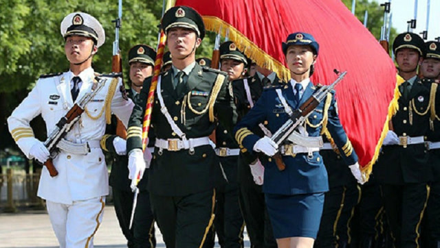 农村走出来的美女,三军仪仗队第一位女分队长程诚