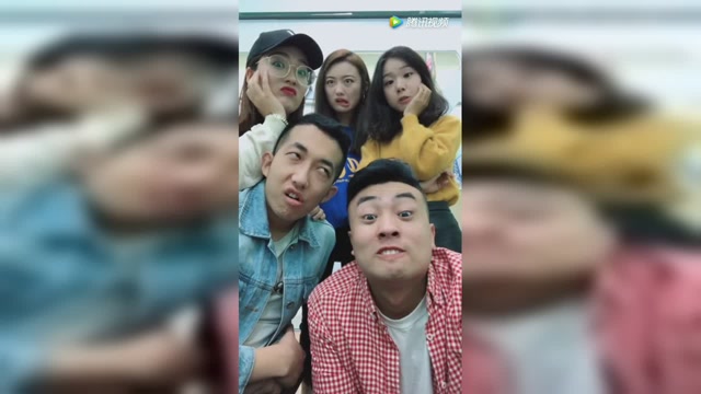 一群抽搐的大傻子