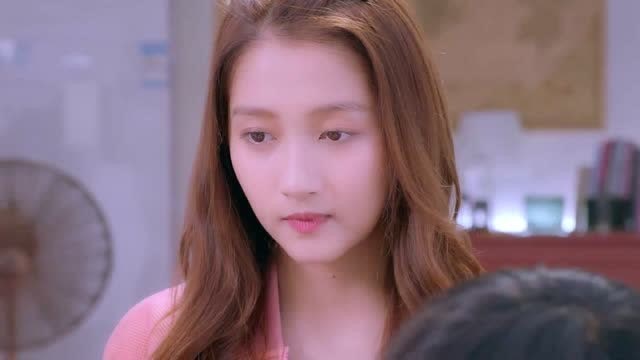 甜蜜暴击:明朗化成小迷弟,对方宇的特别崇拜,端茶送水的,好可爱