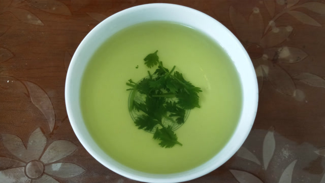 香菜煮水喝原来这么厉害,给肾脏排排毒,让身体更健康