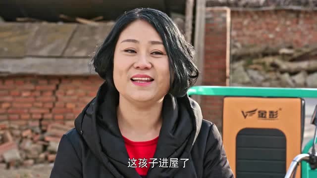 乡村爱情10:李静雯把小梅和青莲支走,说有事要和宋富贵说