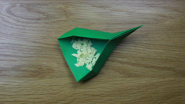 简单又可爱的一个小铲子折纸,过家家的玩具!