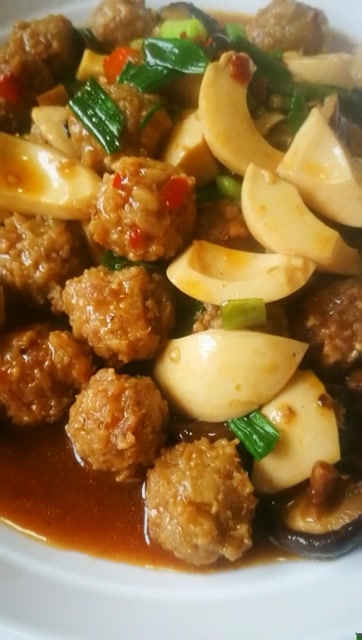 酒店的蛋白烧肉丸,煮夫今日教你怎么做,喜欢吃的快收藏起来