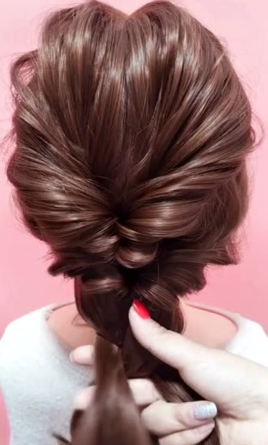 一款气质低马尾盘发安利给你,简单易学,让妈妈重拾少女心哦!