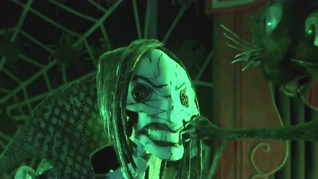 鬼妈妈:小女孩惹恼了鬼妈妈,失去眼睛的鬼妈妈看起来很恐怖