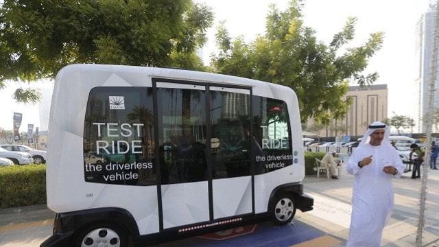 迪拜推出无人驾驶公交车,扫码即可上车,网友:就差机票了!