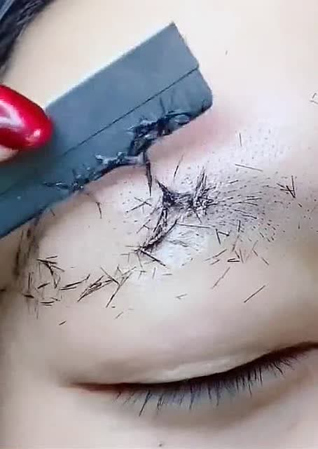 剃眉毛了,一个视频教你学会,超级简单哦!