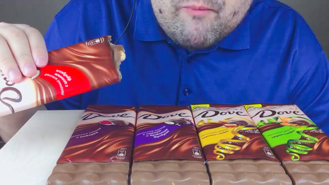 大胃王吃5种口味的巧克力,柔软浓滑甜而不腻,网友:味道真是丰富!