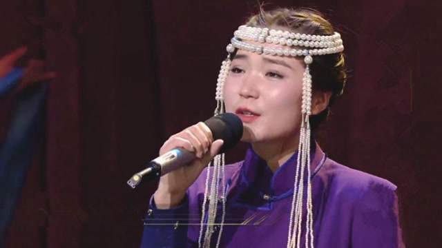 德德玛的学生代表致敬经典《草原夜色美》,和声优美动听