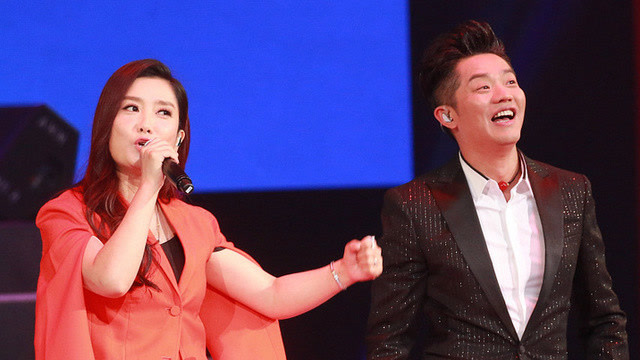 凤凰传奇经典老歌《光芒》太好听了!每次听都会陶醉!